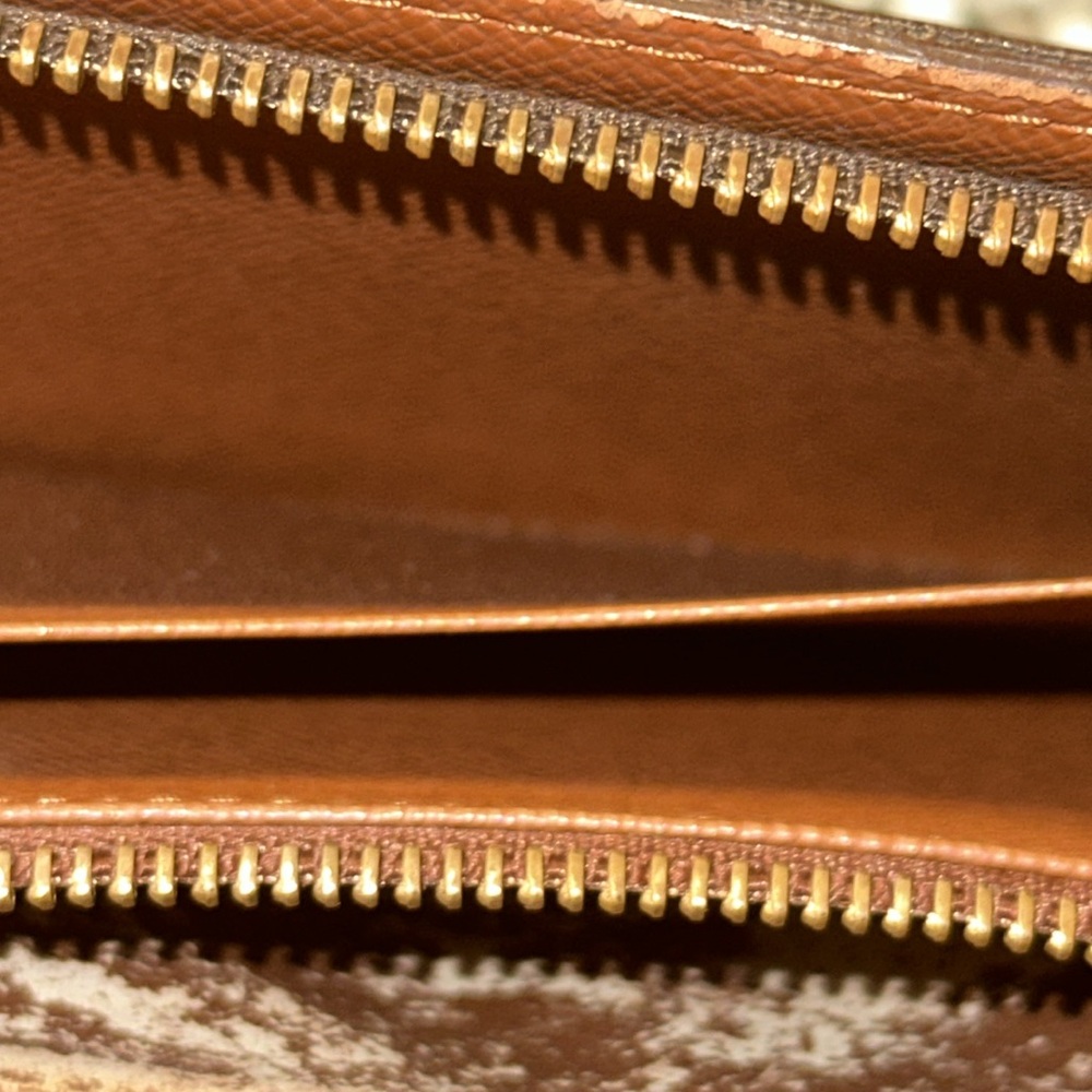 Louis Vuitton Long Zippy Wallet - Picture 9 of 12